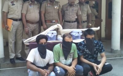 देसी कट्टों के साथ गैंगस्टर चढ़े पुलिस के हत्थे