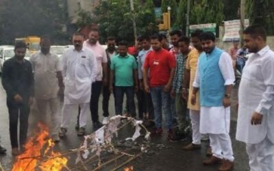 नशे के आरोपों में घिरे थाना प्रभारी बलबीर सिंह का फूंका पुतला