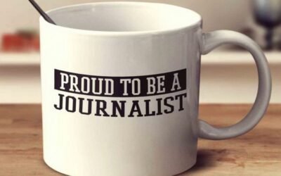 यह इश्क नहीं आसां, इक्क आग का दरिया है बस इतना समझ लीजिए साहिब डूब के जाना है………….