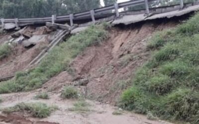 फिल्लौर में बारिष का कहर, हाईवे का पुल धंसा