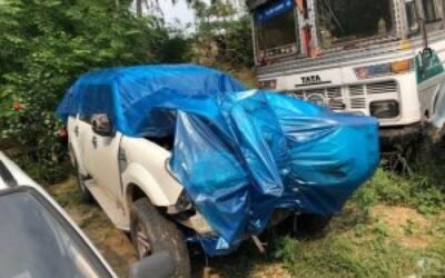 कांग्रेसी नेता की गाड़ी से पुलिस ने 16 पेटी अवैध शराब बरामद की