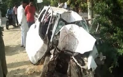 बेकाबू होकर पेड़ से टकराई कार, चार की मौत