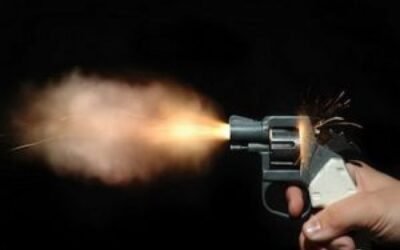 कार पार्किंग को लेकर पुलिस मुलाजिम पर चलाई गोली