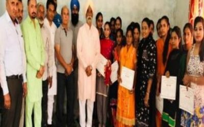 दरवेश पिंड में कौशल विकास प्रशिक्षण पूरा करने वाले छात्रों को मान ने बांटे प्रमाण पत्र