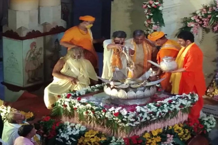 श्रीराम जन्मभूमि तीर्थ क्षेत्र ट्रस्ट के अध्यक्ष नृत्य गोपाल दास कोरोना पॉजिटिव, भूमि पूजन में हुए थे शामिल