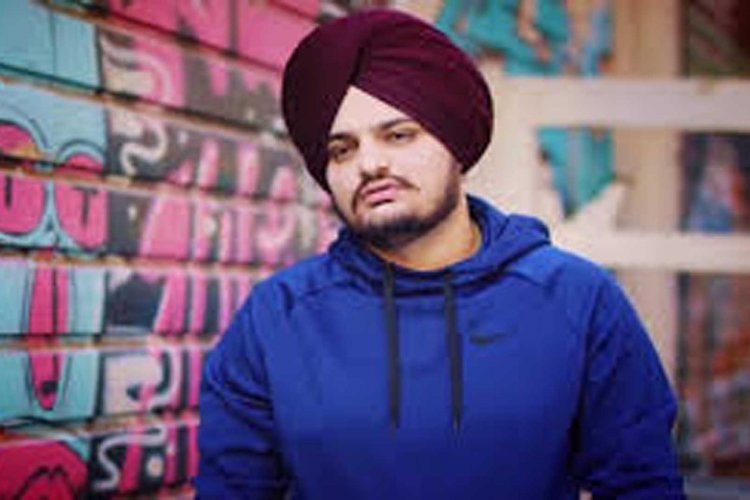 किसानों के लिए धरने पर गए पंजाबी गायक Sidhu Moosewala के साथ हो गया कांड