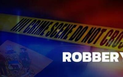 पार्सल लेने आए और लूट के ले गए लाखों की नगदी