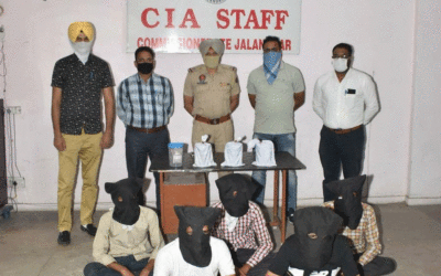 शिव सेना नेता सहित पांच लोगों को काले माल के साथ किया गिरफ्तार