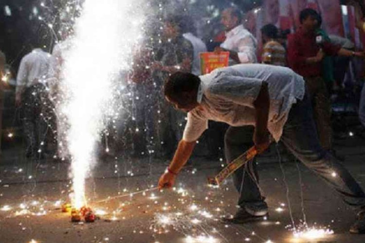 दीवाली के त्यौहार को लेकर पंजाब सरकार ने ज़ारी किए आदेश, सिर्फ दो घंटे ही चला पाएंगे पटाखे