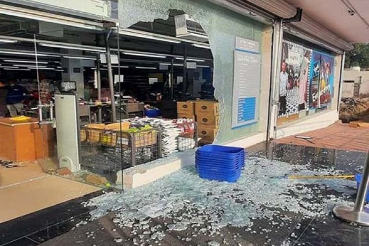 पंजाब में बड़ी वारदात, ताबड़तोड़ चली गोलियां, Mega Mart में बना दहशत का माहौल