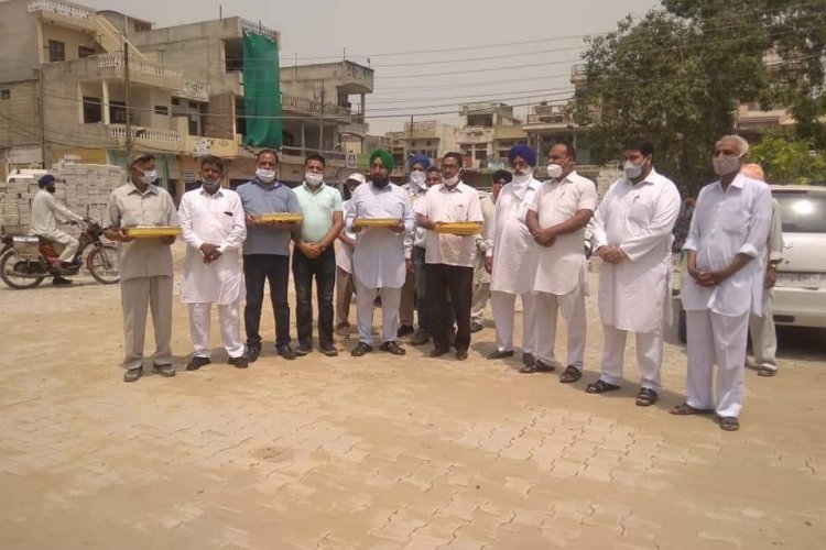 कैप्टन साहिब पहले अपने नेताओं को तो रोक लो लोग तो अपने आप रुक जाएंगे