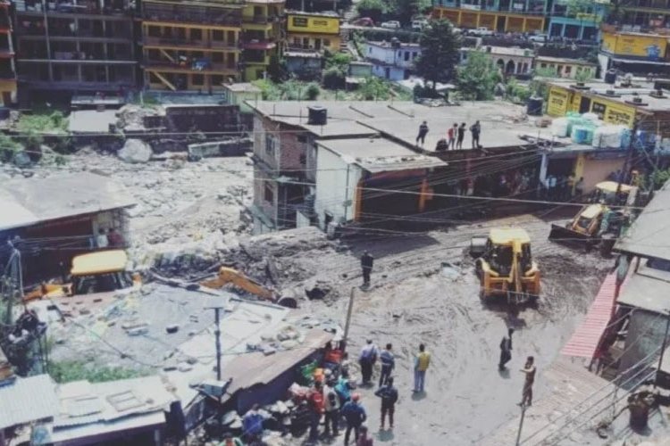 उत्तराखंड में भारी बारिश के चलते भारी त्रासदी, देवप्रयाग में फटे बादल