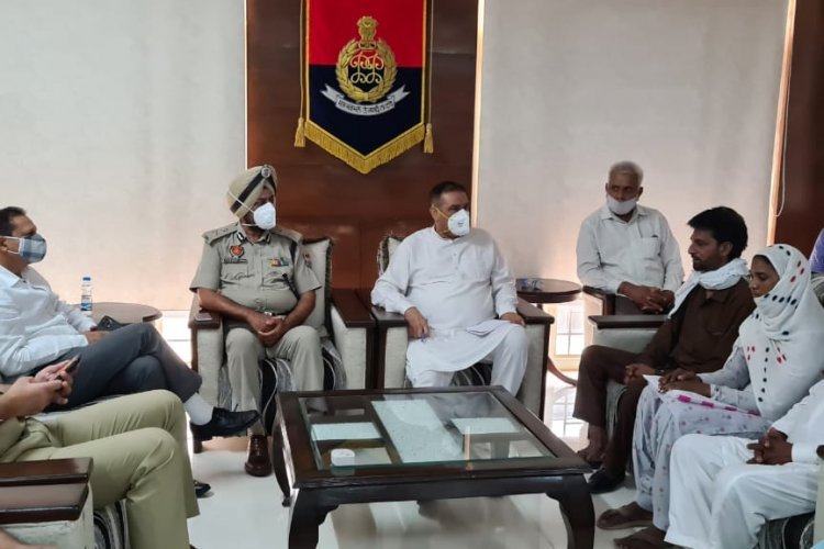 सांपला का रास्ता रोकना पड़ा महंगा, सांपला की शिकायत के बाद थाना प्रभारी भी संस्पैंड