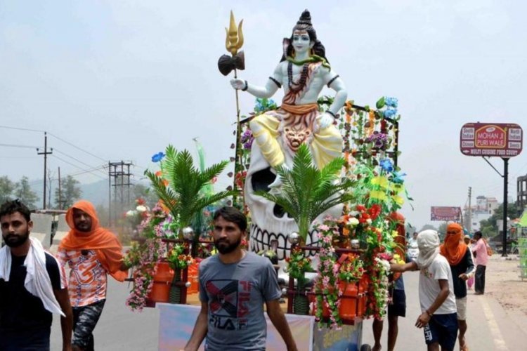 सावन माह में कांवड़ यात्रा पर ज़ाने वालों के लिए सरकार का बड़ा फैसला