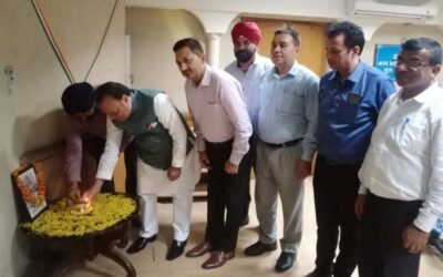 क्या यह आस्था या फिर मात्र तस्वीर खिंचवाना ही मकसद