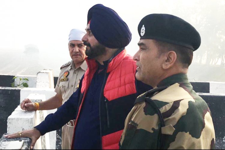 सुबह सवेरे ही डेरा बाबा नानक पहुंचे नवज़ोत सिंह सिद्व, करतारपुर कारिडोर दोबारा खुलने की करी अरदास