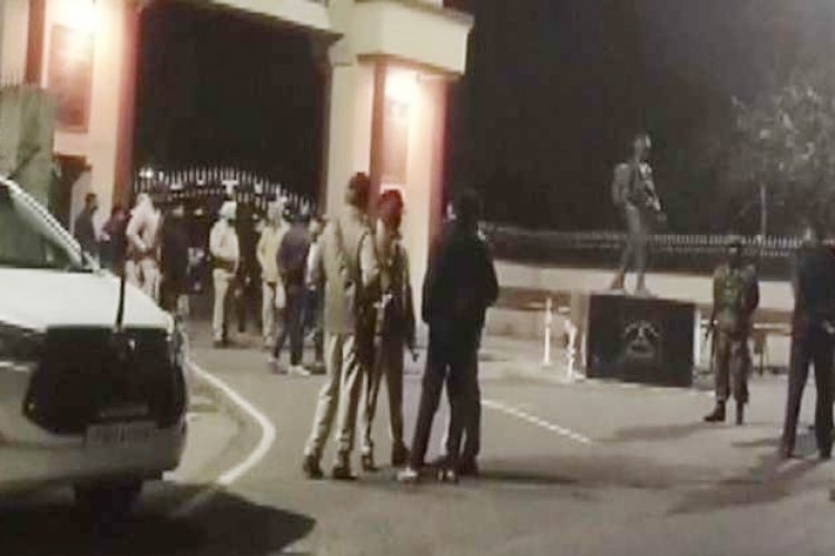 Breaking News :  पंजाब में देर रात बड़ी वारदात, पठानकोट आर्मी बेस कैंप पर ग्रेनेड हमला