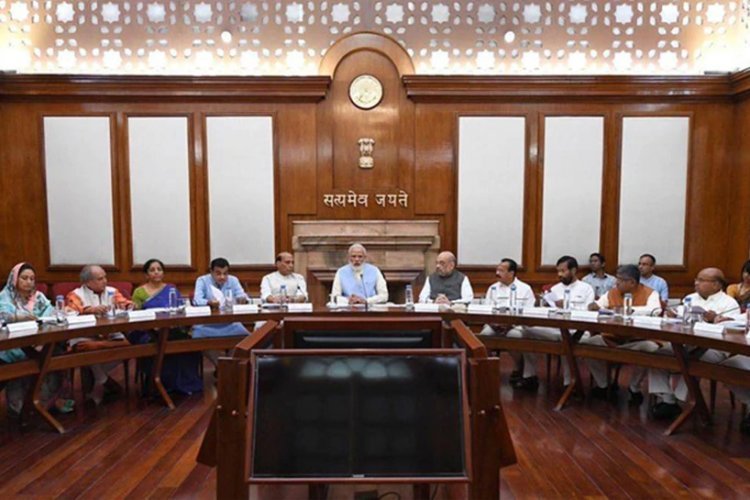 कृषि कानूनों की वापसी का पहला कदम, कैबिनेट से मंजूरी