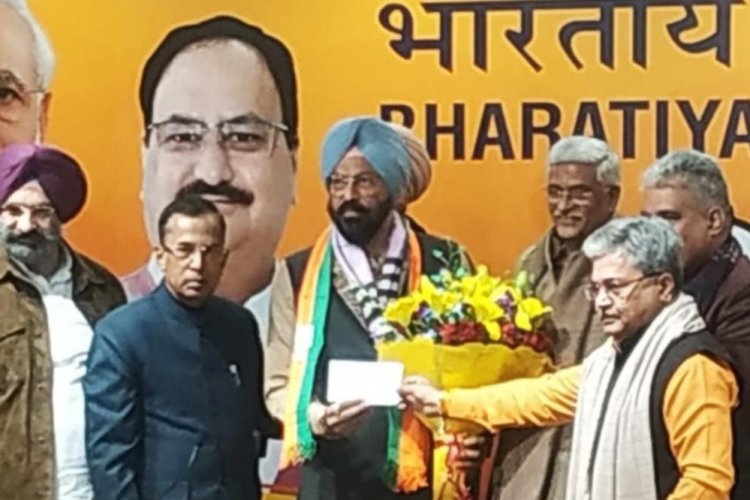 भाजपा का पंजाब कांग्रेस को बढ़ा झटका, कैप्टन के करीबी को करवाया भाजपा में शामिल