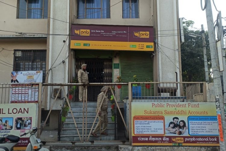 बढ़ी ख़बर : जालंधर में दिन दिहाड़े बैंक लूट ले गए लुटेरे