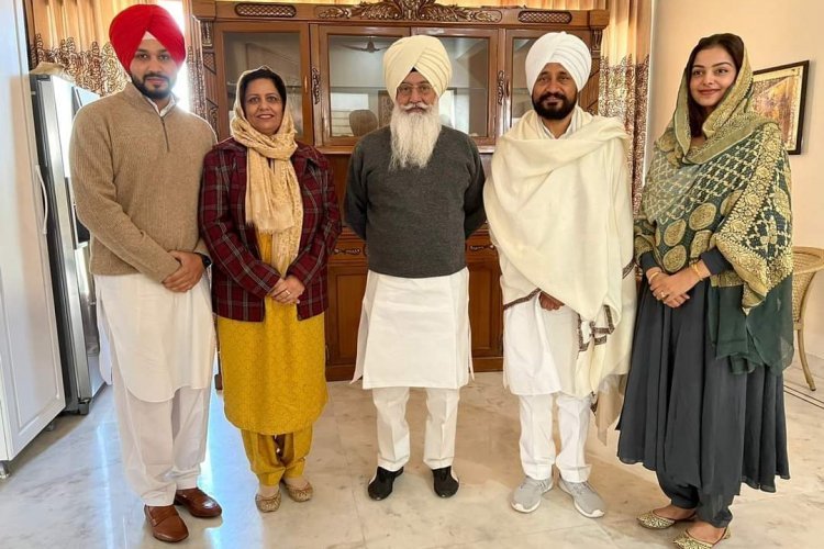 डेरा ब्यास मुखी बाबा गुरिंदर ढिल्लों से मिले पंजाब के मुख्यमंत्री चरनचजीत चन्नी