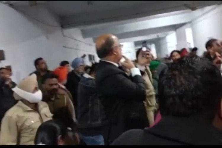 बढ़ी खबर : लुधियाना अदालत परिसर में बम्ब धमाका, कई घायल