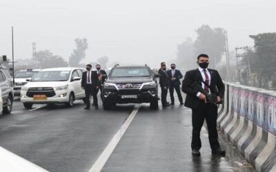 बेहद ही संवेदनशील ईलाके में 20 मिंट तक रूका देश के प्रधानमंत्री का काफिला