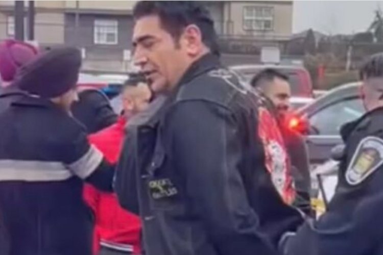 Punjab Update : पंजाब के बाद अब कनाडा के सरीं शहर में विवादों में घिरे पंजाबी गायक