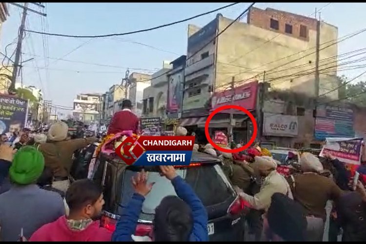 दिल्ली के मुख्यमंत्री अरविंद केज़रीवाल का फगवाड़ा में विरोध, सिक्ख जत्थेबंदियों ने दिखाया जूता