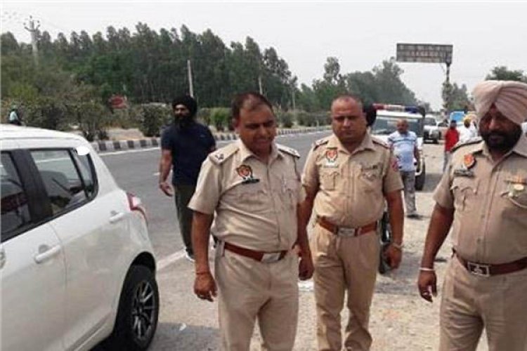 यह है पंजाब जहां कपड़े सही नहीं सिले तो चल गई ठा ठा गोलियां