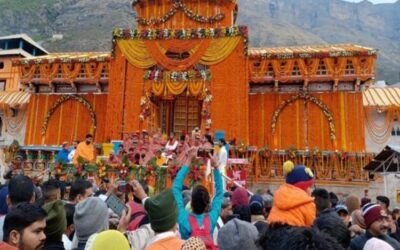 धार्मिक अपडेट :  मुहूर्त में खुले बदरीनाथ धाम के कपाट, आस्था का उमड़ा सैलाब