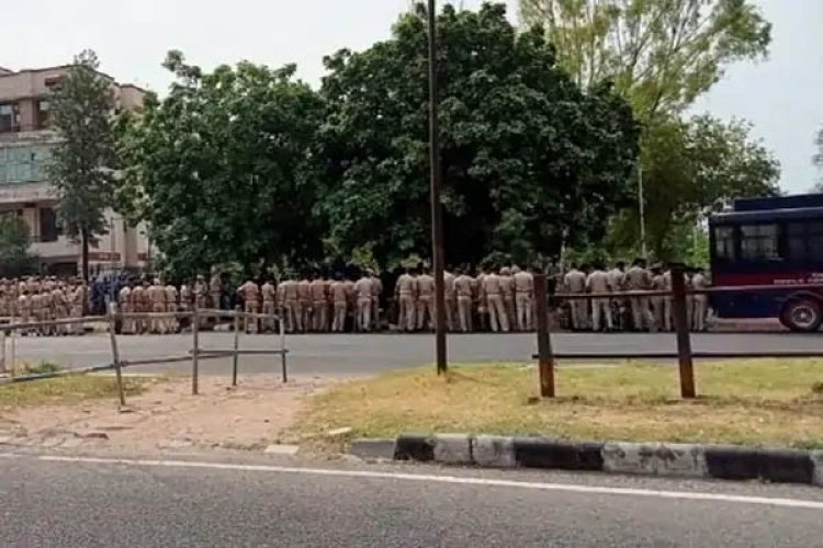 चंडीगढ़ में बनने ज़ा रहे सिंघू बार्डर जैसे हालात, पुलिस ने की सख्त बैरीकेंटिग