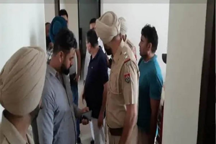 पंजाब में लूट की बड़ी वारदात, पंजाब की कानून व्यवस्था पर बड़ा सवाल, सरेआम चल रही गोलियां