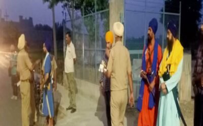 फगवाड़ा चंडीगढ़ रोड पर बेअदबी की वारदात, मौके पर पहुंचे पुलिस अधिकारी