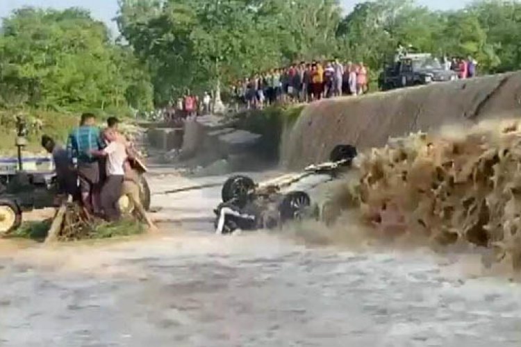 उत्तराखंड में बड़ा हादसा, नदी के तेज बहाव में बही पंजाब के पर्यटकों की कार