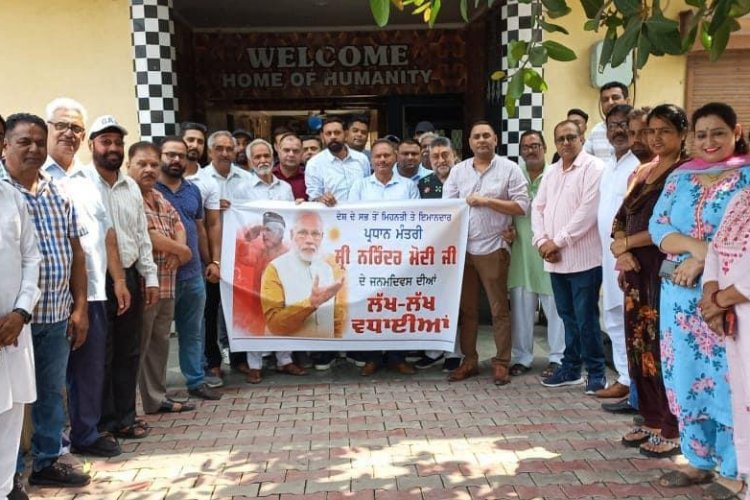 आशू सांपला की अध्यक्षता में भाजपा ने मनाया प्रधानमंत्री नरेंद्र मोदी का जन्मदिन