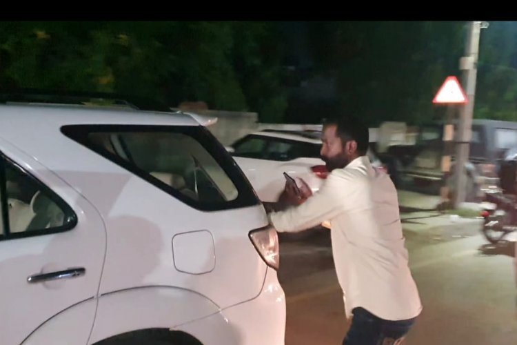 Jalandhar के VANNAKAM-CHARCAOL रैस्टोरैंट में खाना खाते बच्चे की बिगड़ी तबीयत