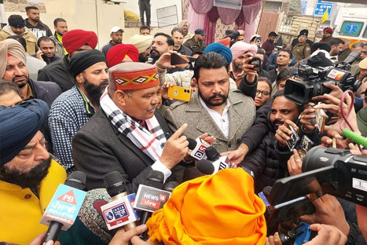 लतीफपुरा में दलितों के मकान गिराना सरकारी अत्याचार: विजय सांपला