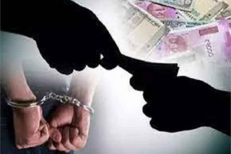 फगवाड़ा में विजिलेंस की बड़ी कारवाई, रिश्वत लेते हुए पूर्व पटवारी तथा उसका साथी गिरफ्तार