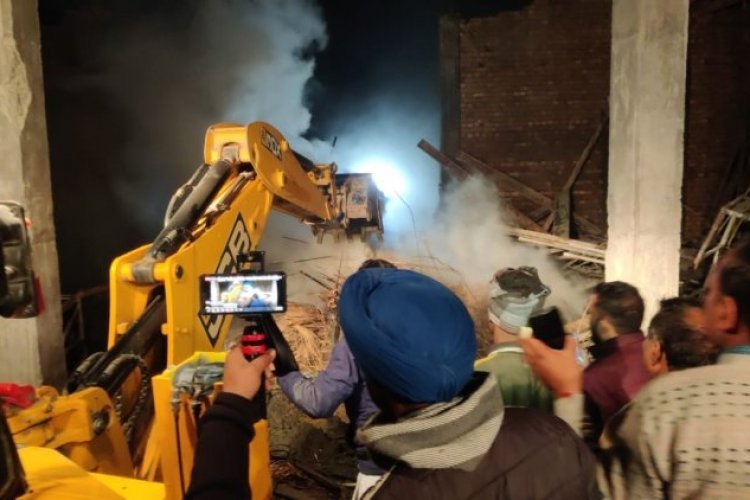 श्री बाला ज़ी मंदिर में बड़ा हादसा, मंदिर का लैंटर गिरने से कई मजदूर दबे