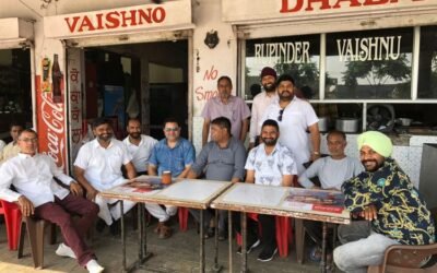 सुबह आप वालों के साथ तस्वीरें तो शाम को चौधरी बिक्रमजीत के साथ तस्वीर