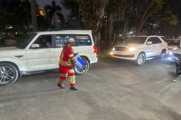 शक्तिमान की ड्रेस डाल Jalandhar के Model Town में पहुंच गया नीटू शटरां वाला