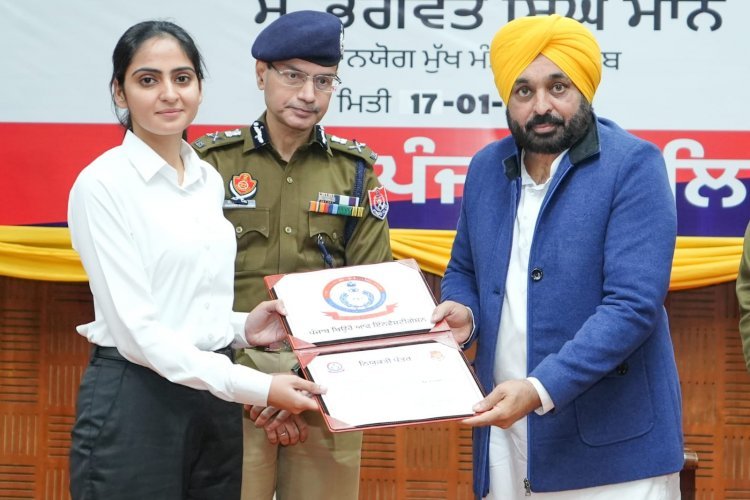 आगामी गणतंत्र दिवस से लोगों की सेवा के लिए समर्पित होगी सड़क सुरक्षा फोर्स: मुख्यमंत्री