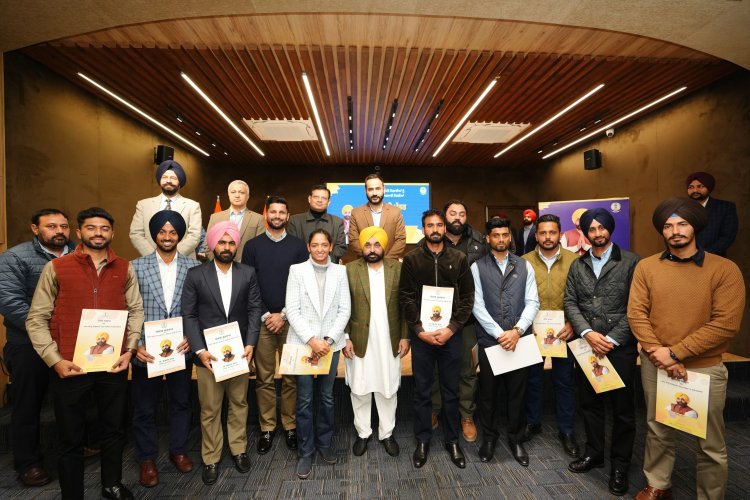 पंजाब में नये युग की शुरुआत , मुख्यमंत्री ने 11 खिलाड़ियों को प्रदान की पी. सी. एस. और पी. पी. एस. की नौकरियाँ