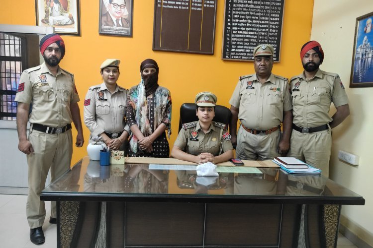 गोराया पुलिस की कामयाबी हैरोईन के साथ महिला गिरफ्तार