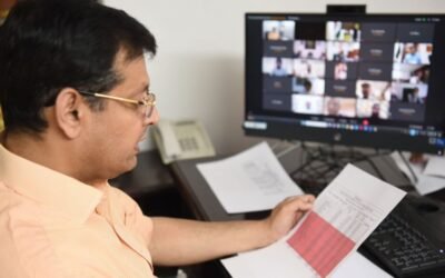 मुख्य सचिव ने गेहूँ की खरीद के प्रबंधों और मौसम से खराब हुयी फसल का जायज़ा लिया