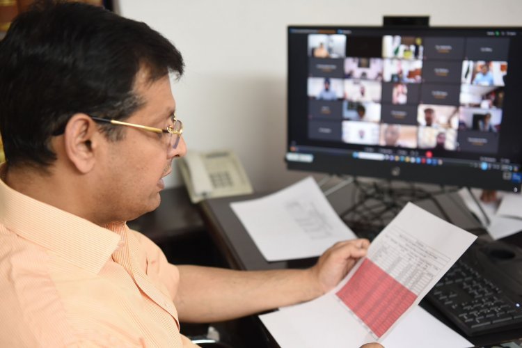 मुख्य सचिव ने गेहूँ की खरीद के प्रबंधों और मौसम से खराब हुयी फसल का जायज़ा लिया