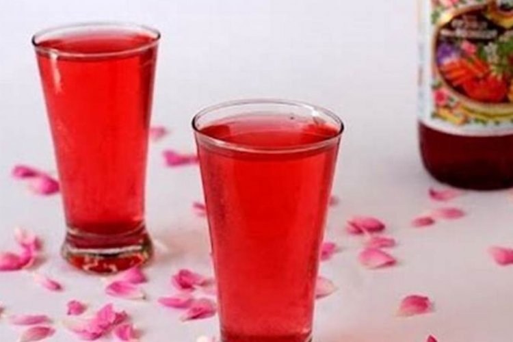 पोलिंग स्टेशनों पर वोटरों को पिलाया जायेगा गुलाब शर्बत