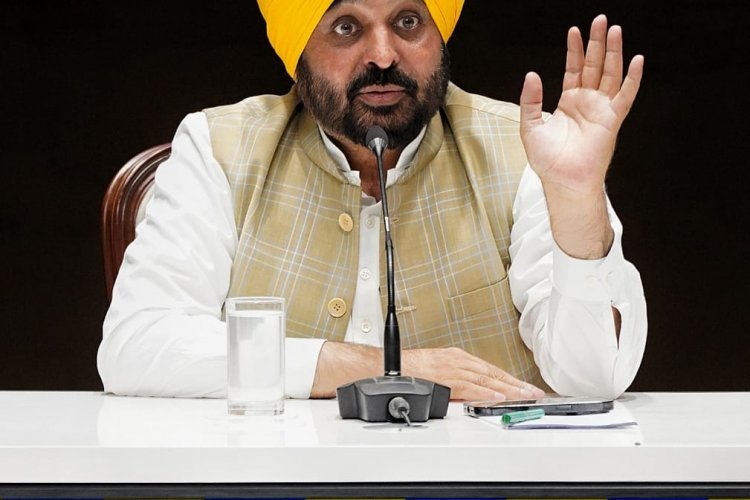 सीएम भगवंत मान ने आप सांसदों के साथ की मीटिंग, मीत हेयर, डॉ. चब्बेवाल और मलविंदर कंग