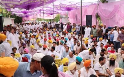 आम आदमी पार्टी ने विरोध प्रदर्शन कर नीट का दोबारा एग्जाम कराने की मांग की